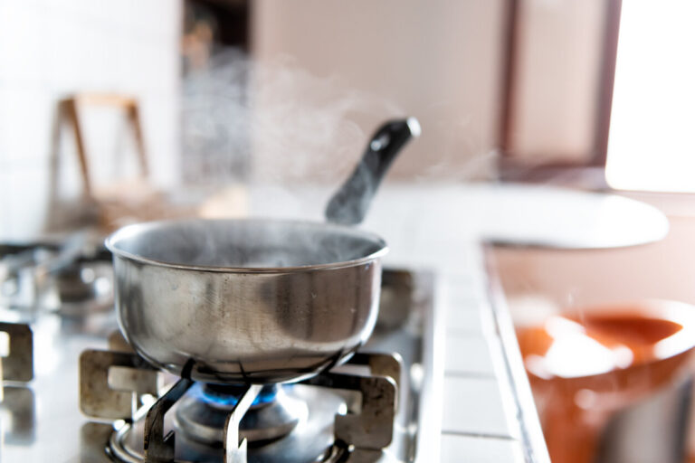 Health: why it is dangerous to boil already hot water to cook your food